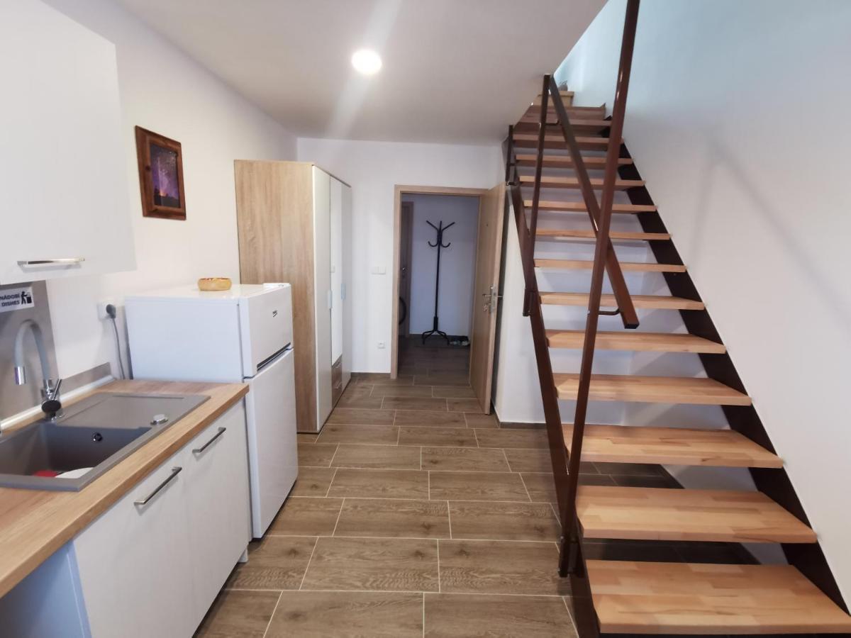 Apartmany Svitkov 79 Pardubice Bagian luar foto