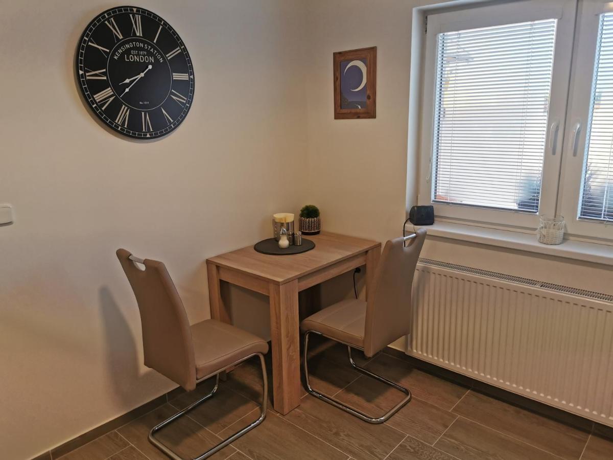 Apartmany Svitkov 79 Pardubice Bagian luar foto