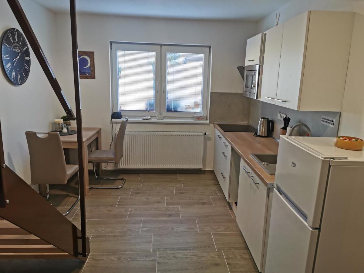Apartmany Svitkov 79 Pardubice Bagian luar foto