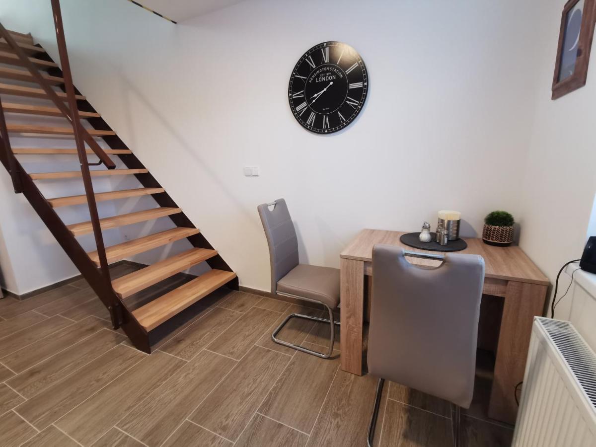 Apartmany Svitkov 79 Pardubice Bagian luar foto