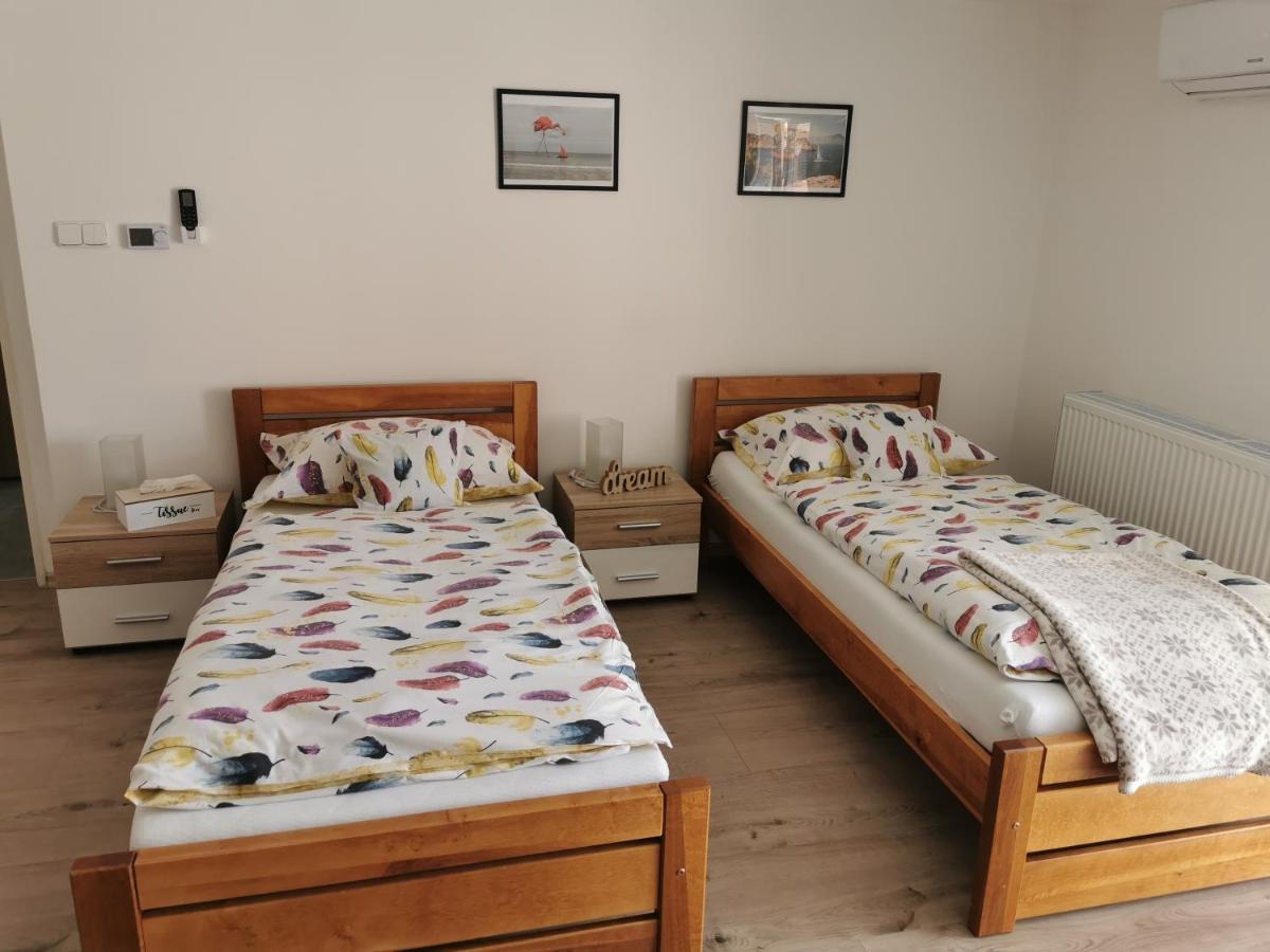 Apartmany Svitkov 79 Pardubice Bagian luar foto